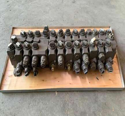 এক্সকাভেটর খুচরা যন্ত্রাংশ VOE14536843 ডিস্ট্রিবিউশন ভালভ অ্যাসেম্বলি OEM এর জন্য EC55B হাইড্রোলিক মেইন কন্ট্রোল ভালভ অ্যাসেম্বলি